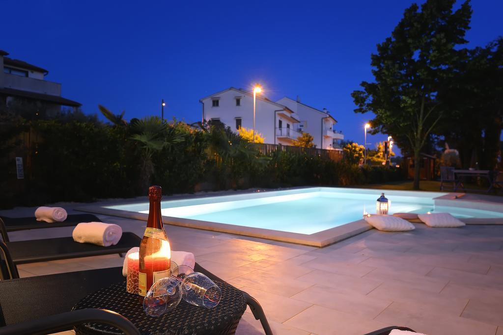 Villa Andrija Family Dream With Heated Pool At The Sea With Beautiful Garden, Outside Cinema And Kids Playground Фажана Экстерьер фото